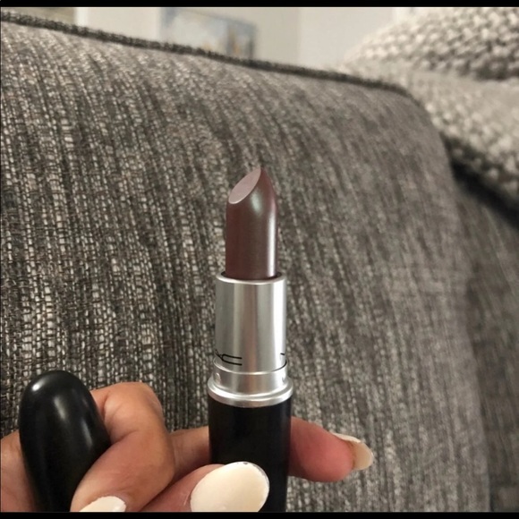 NIB 🌟 MAC Frost Lipstick in Shade “Spanish Fly - Picture 6 of 8